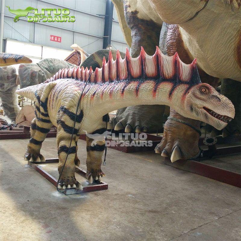 life size dinosaur Amargasaurus (4)(001)