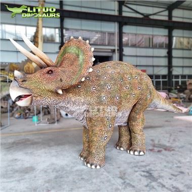 Wandelend Triceratops-kostuum